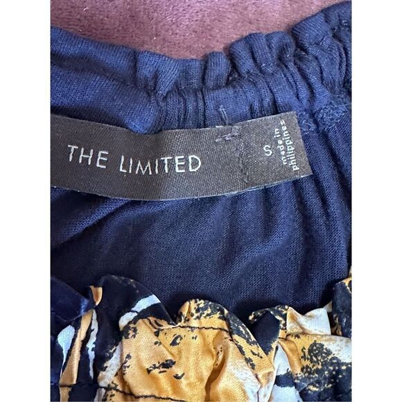 The Limited beautiful halter style top - Picture 6 of 8